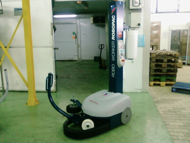 Foto+0143.jpg Robot fasciapallet Worker - Industria lattiero-casearia - Pignataro M. (CE)